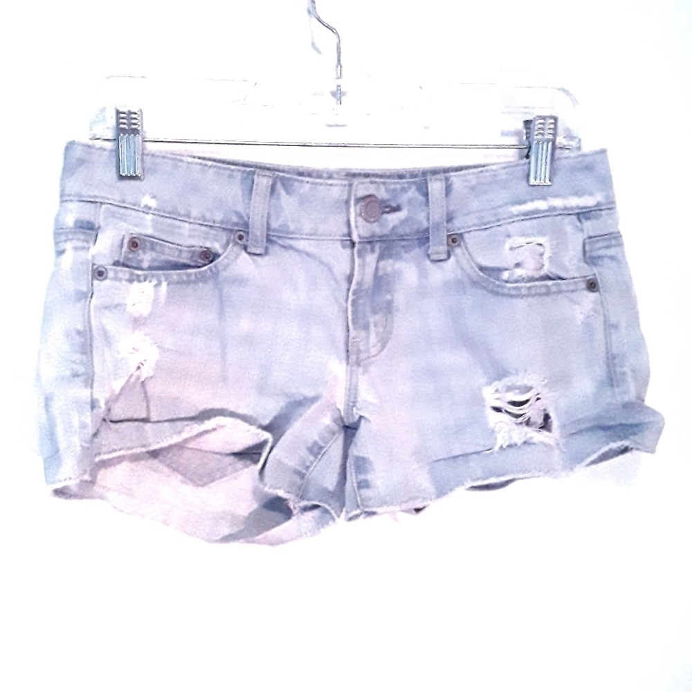 AEO Light Wash Blue Jeans